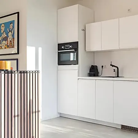 New Modern Studio 아파트